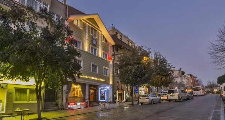 Sarnic West Hotel