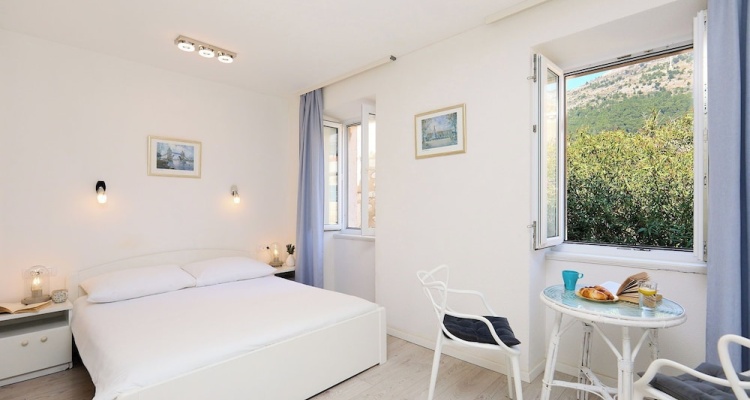 Sophie 1 Old Town Heritage Suite
