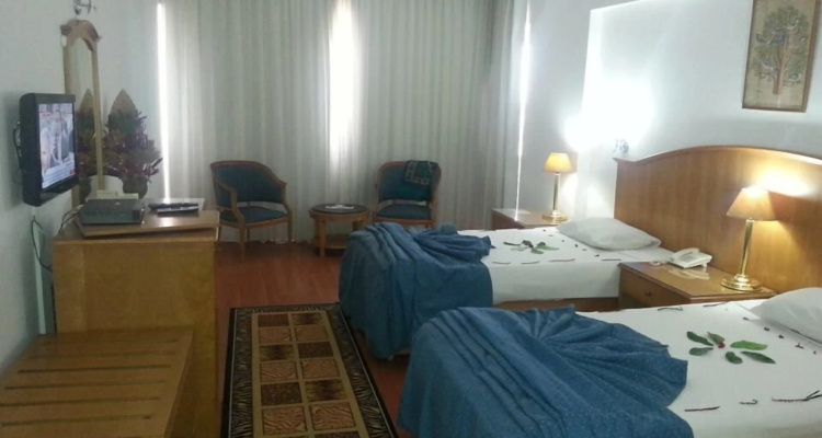 Pyramids Plaza Hotel