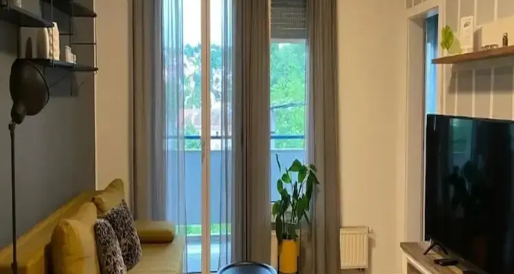 Modern & Charming Free Private Parking