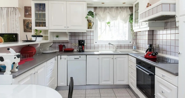 Classical Beauty 3bd Apt In Nea Filothei