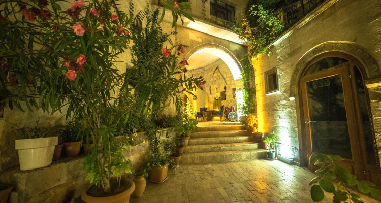 Hidden Cave Hotel