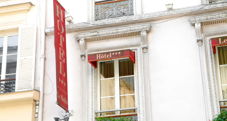 Moulin Plaza