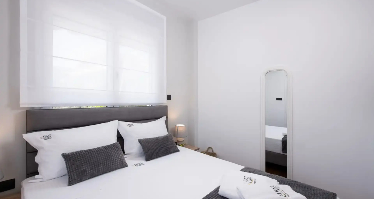 Glyfada Luxury Suite