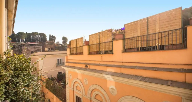 Elegant Apartment Behind The Colosseum