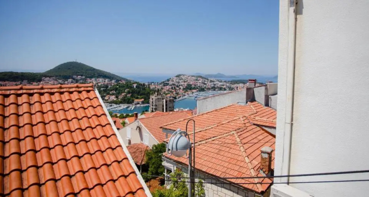 Apartment Eni