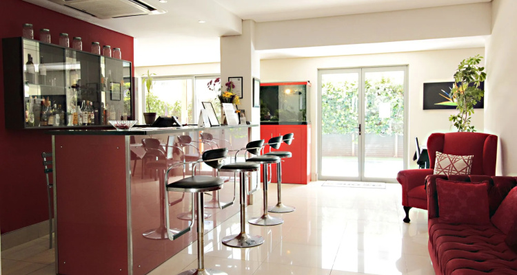 The One 8 Hotel