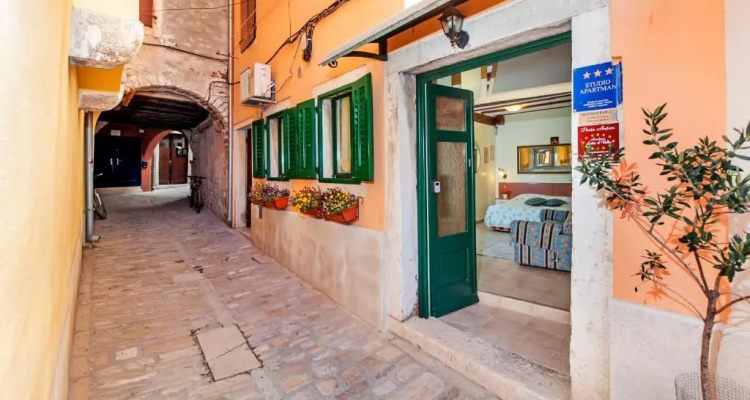 Guest House Sotto I Volti by Porta Antica