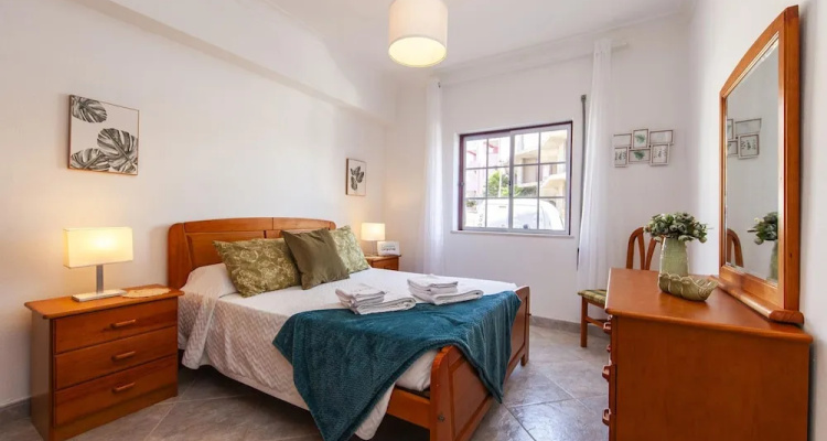 W 02 - Bedroom 2 in Topside Luz Guesthouse