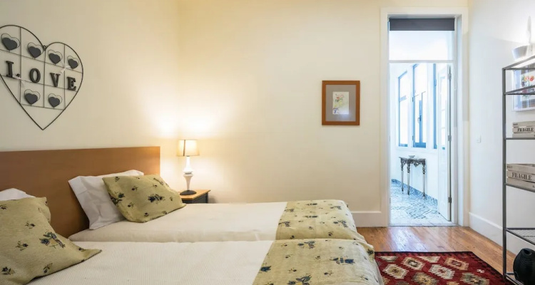 Apartamento A Francos Artist Painting 1