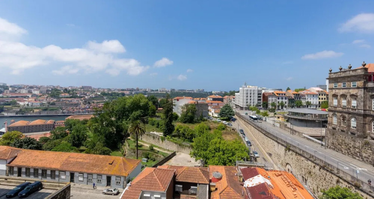Tripas-Coração, Cordoaria River and Garden View