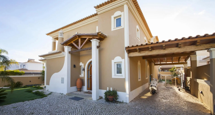 D09 - Porto de Mos Luxury Villa