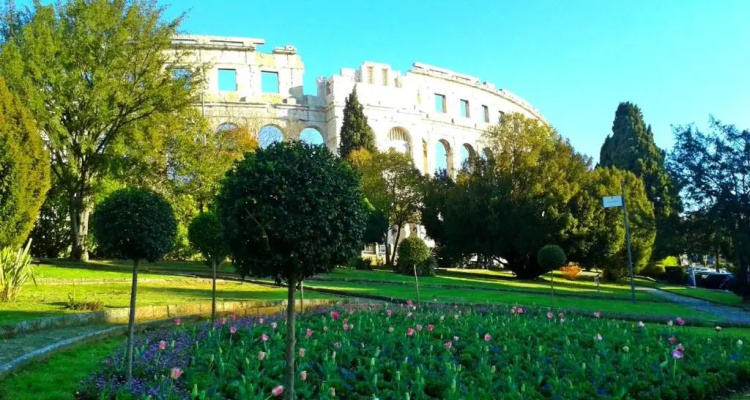 Dina Apartments