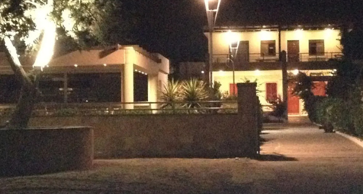 Amaryllis Fully Equipped Front Beach House