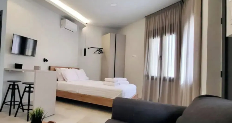 'basil' Central Studio by Checkin