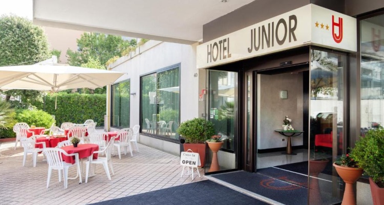 Junior