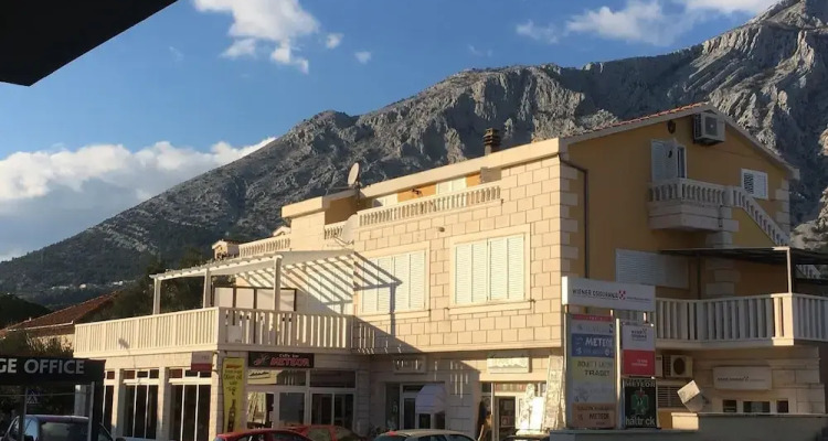 Dami 100m From The Sea A3 Sea