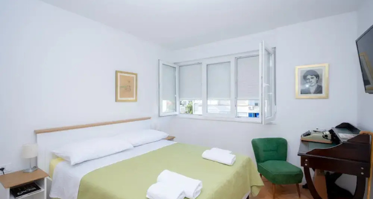 Billie Holiday Apartment With Balcony