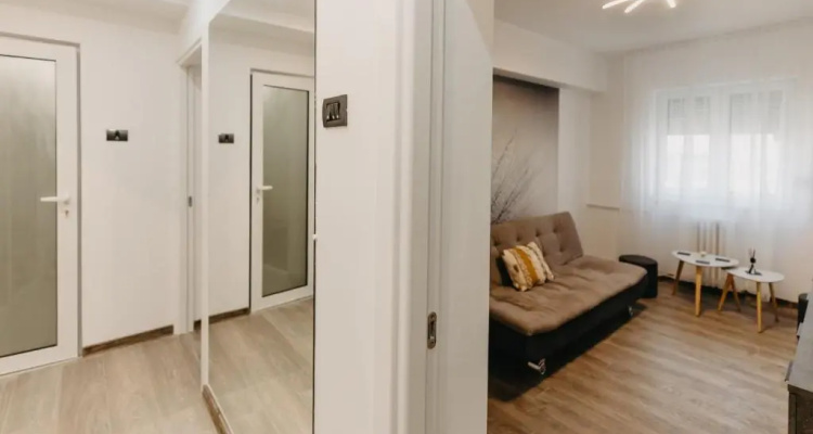 1bdr Central Apartment In Arad