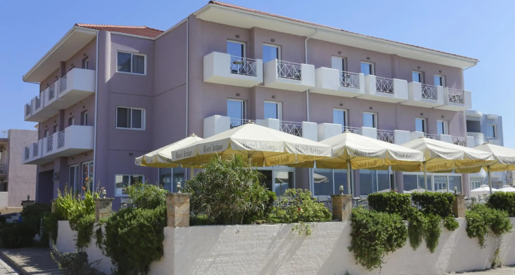 Artina Hotel