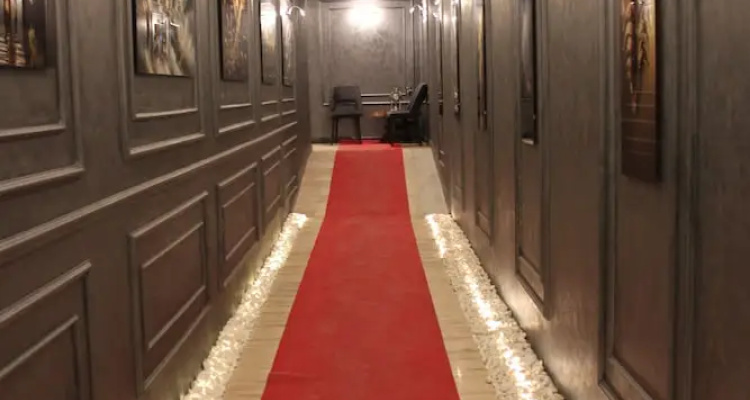 216 Silver Suite