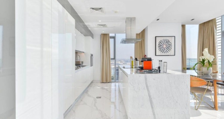 Luxe 3 Br Oceanfront Apt With Maids Room In The Heart Of Bluewaters Island
