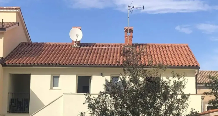 Apartment With Scenic View