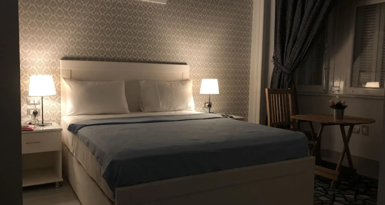 Columbia Hotel