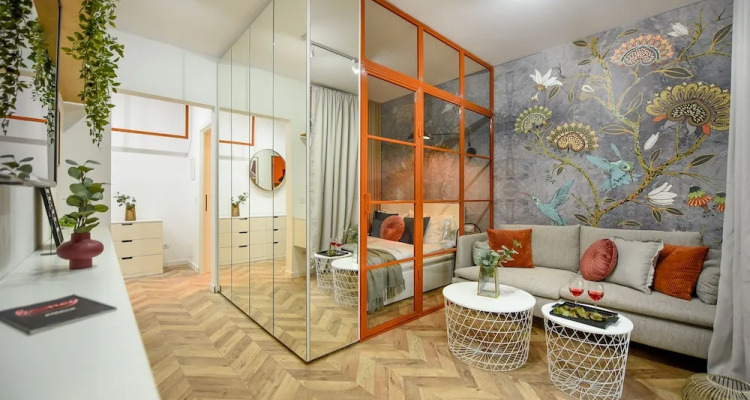 The Bird's Story. Plaza Residence Studio