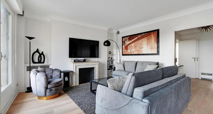 Cmg Tour Eiffel/ New York