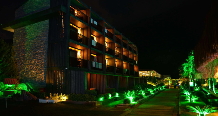 Manaspark Deluxe Hotel