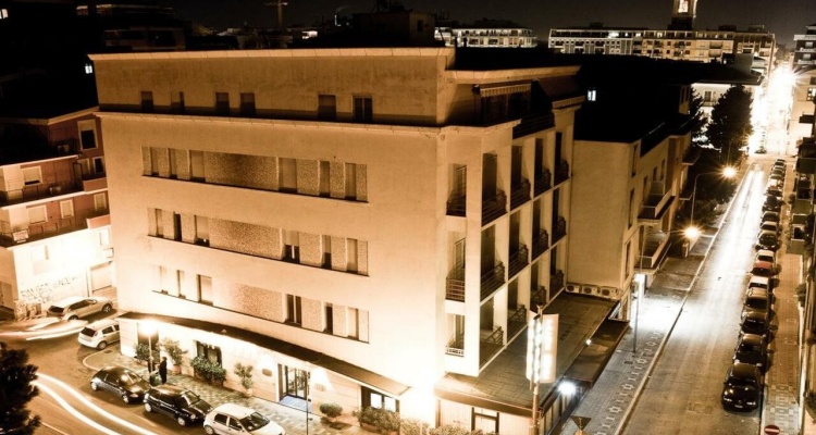 Phi Hotel Ambra