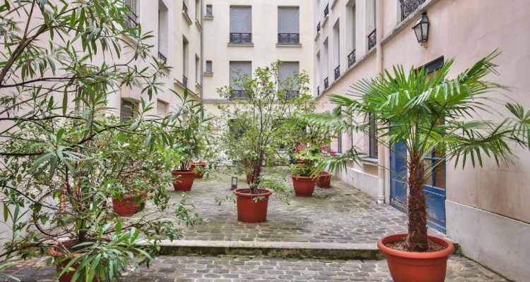 71 Amazing Apartment In Le Marais