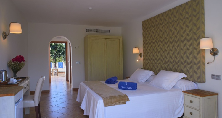 Paloma Blanca Boutique Hotel