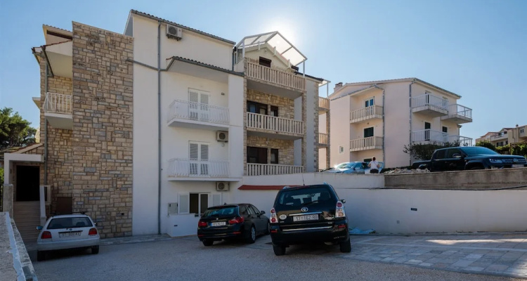 Apartments & Room Alen