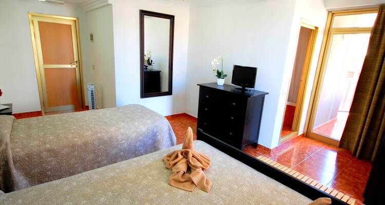 Hotel Adonis Capital