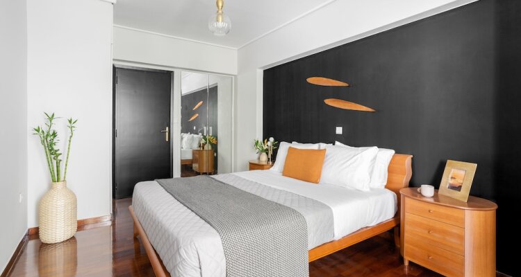 Fresh Detailed Stylish Apt At Acropolis