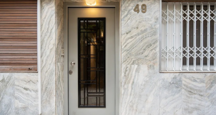 Kolonaki Chic Minimalist Studio-athens