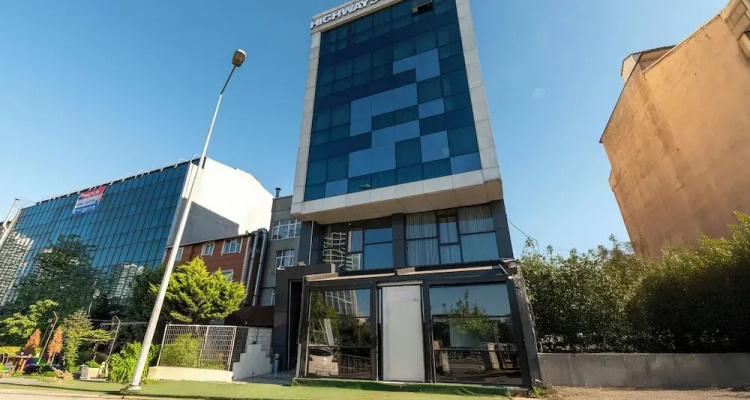 Highway 34 Hotel
