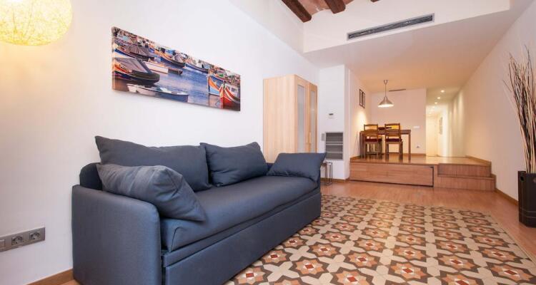 Liceu Apartments by Gaiarooms