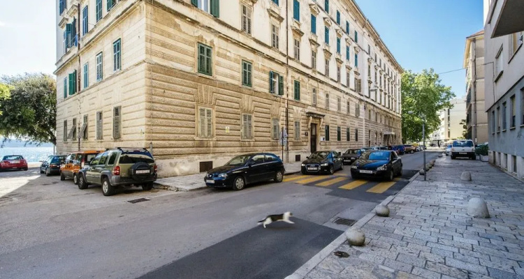 Riva Palace Design Rooms