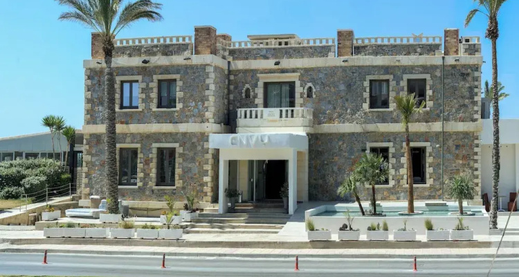 Envy Seaside Suites