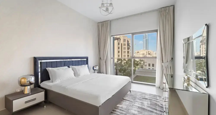 2br 202 Bellevue Tower 1