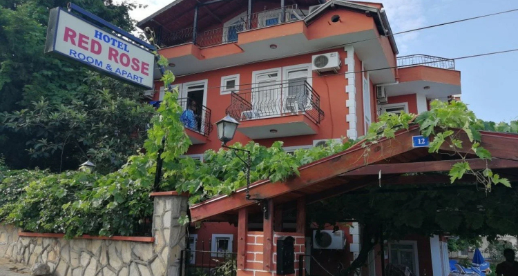 Red Rose Hotel