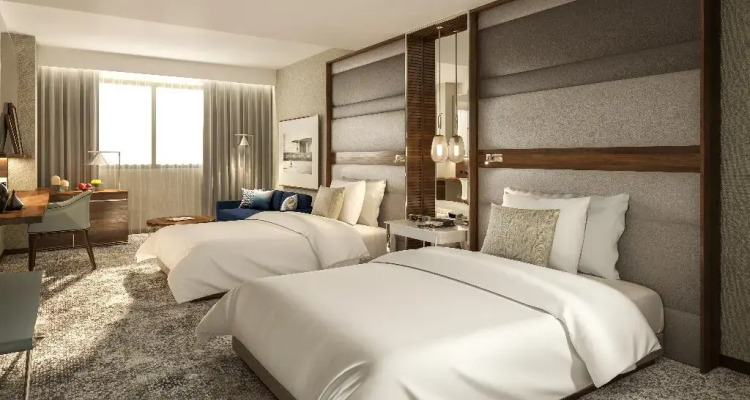 Crowne Plaza Fira Center