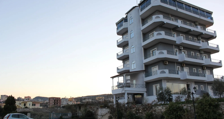 Sunny Hotel