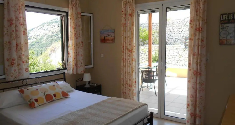 Zephyros Rooms & Apartments