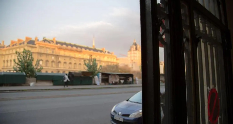 Just Renovated 138m2 On The Seine