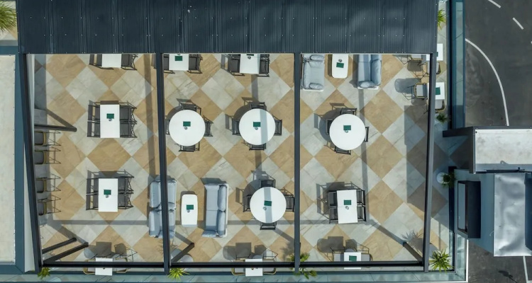 Cora Hotel
