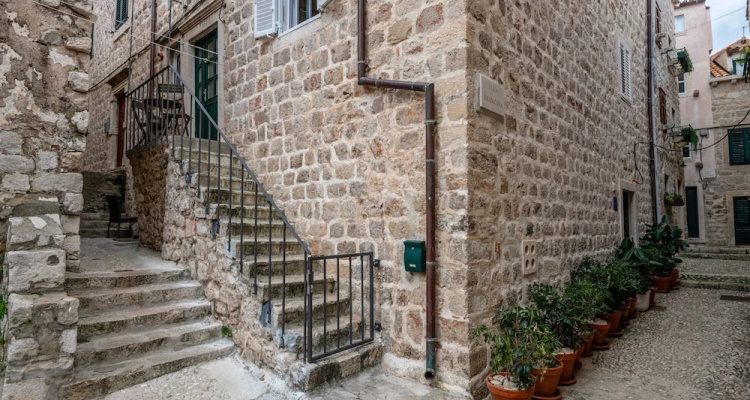 Mirabilis Studio Apartment Old Town